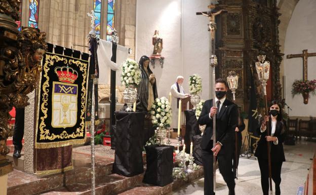 La 'amargura' de no poder procesionar lleva a los papones de Minerva a San Martín