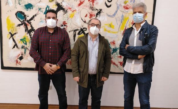 La Diputación llena la Casa de Cultura de Villablino con el poderoso universo creativo de David Colinas