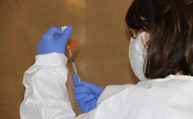 León recibe 9.900 dosis de AstraZeneca e impulsa la vacunación contra la covid este sábado en el Palacio de Exposiciones