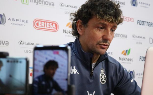 Idiakez: «Estamos ilusionados. Vemos cerca la meta de Segunda División»