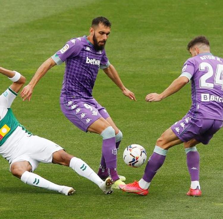 Vídeo: El Elche consigue un punto importante ante el Betis