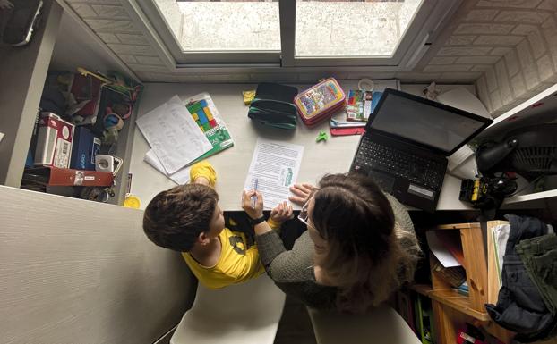 Del libro a la tablet, la digitalización forzada del sistema educativo