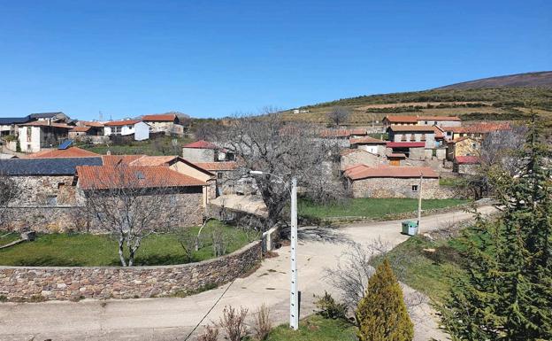 Riello, un enclave donde perderse para encontrase con la naturaleza, el patrimonio y la cultura popular