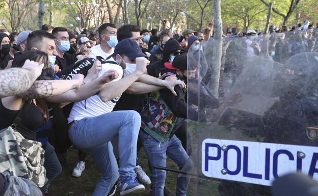 Los incidentes en un acto de Vox en Vallecas caldean el 4M