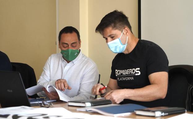 Los bomberos profesionales exigen la retirada del Plan Sectorial «porque se basa en el voluntariado»