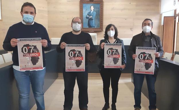 La actividad cultural bañezana sigue viva con la representación '0'7 Molotov'