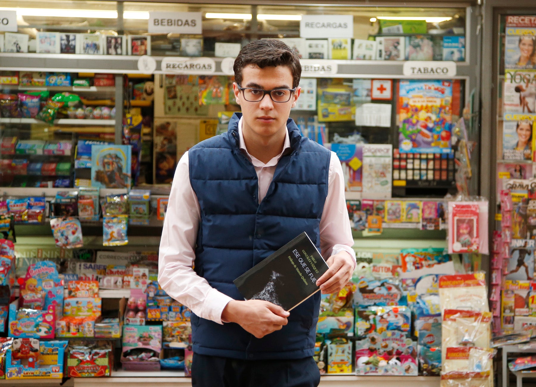 El joven leonés Pablo González presenta su primer libro de poemas, 'Ese que se fue'