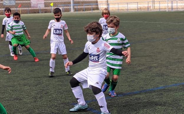 El fútbol base regresa a León tras más un año de espera