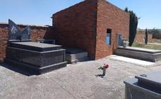 La Asociación para la Memoria Histórica pedirá excavar en el cementerio de Villadangos para localizar una fosa común