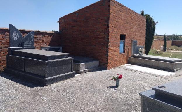 La Asociación para la Memoria Histórica pedirá excavar en el cementerio de Villadangos para localizar una fosa común