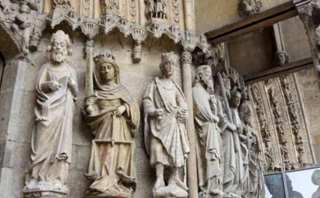 «Razones técnicas» mantienen 'despojada' de sus estatuas a la Catedral de León desde hace 12 años