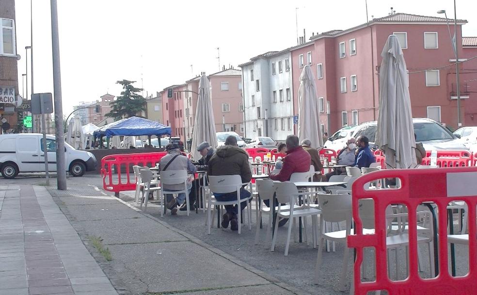 Bembibre, con una incidencia de 197 casos, afronta el cierre del interior de la hostelería