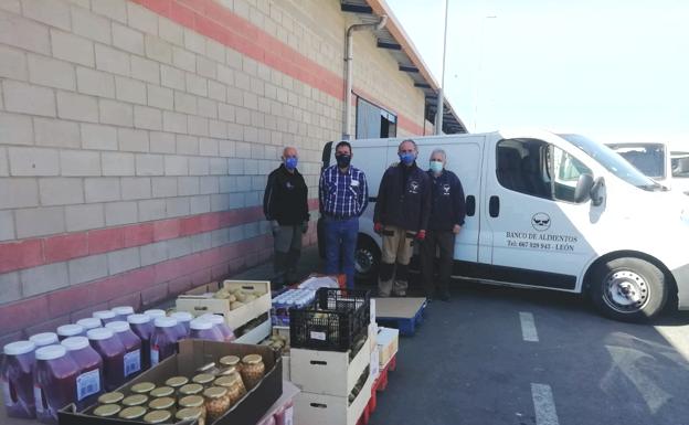 El Colegio de Ingenieros Técnicos de Obras Públicas de Castilla y León dona 500 euros al Banco de Alimentos