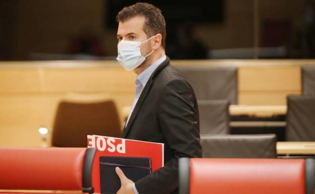 Tudanca afea a Ayuso su comparativa entre Ávila y Madrid y que Mañueco le rinda «pleitesía»