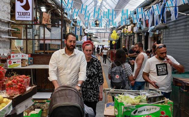 Israel, primer país que se quita la mascarilla