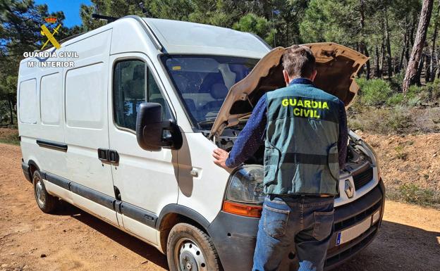 Detenidas dos personas en León por robar una furgoneta y dos perros