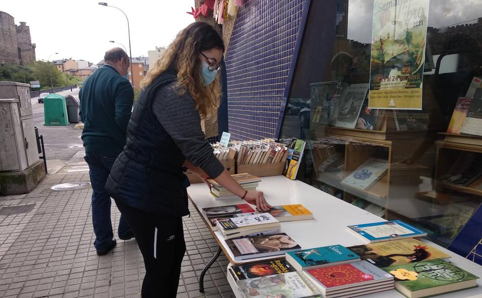 Los libros desembarcan en las calles de Ponferrada