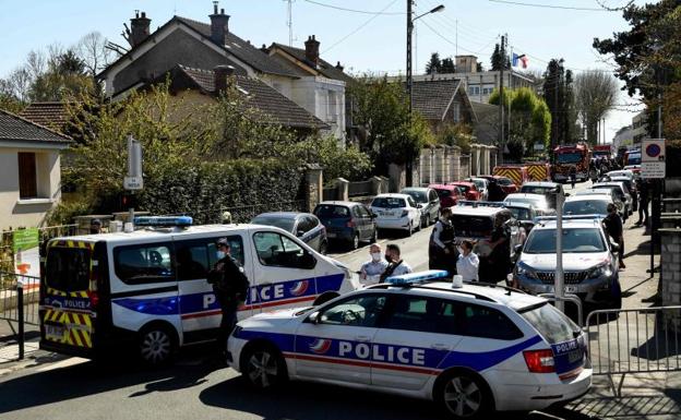 Un yihadista asesina a cuchilladas a una policía a las afueras de París