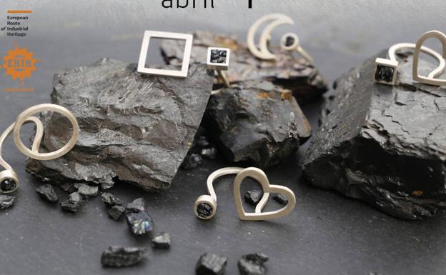 Las joyas de antracita llegan al Museo de la Siderurgia y la Minería de Sabero con la joyera Elisabeth Rayo