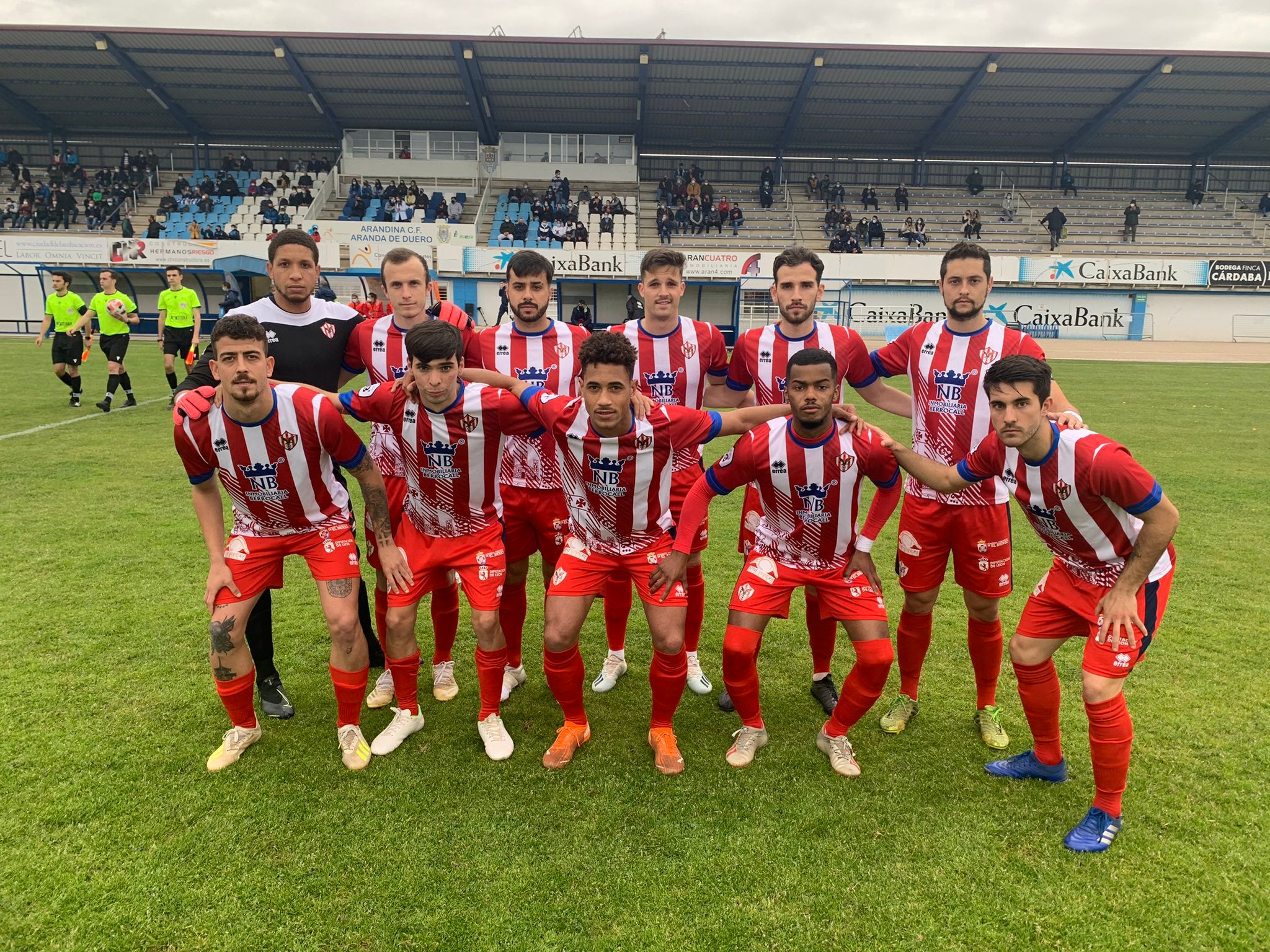 El Atlético Bembibre pierde en Aranda en la tarde de los postes