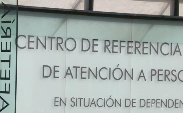 El director del Imserso reconoce que la cerrada Ciudad del Mayor tiene 13 trabajadores desde hace año y medio