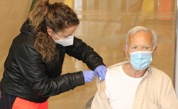 Castilla y León administra el 84,1% de las vacunas entregadas por Sanidad