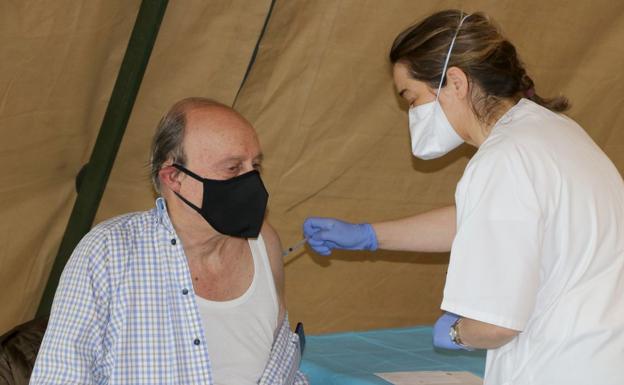 Atención Primaria inyecta 8.175 dosis de vacunas contra la covid-19 en un miércoles de récord