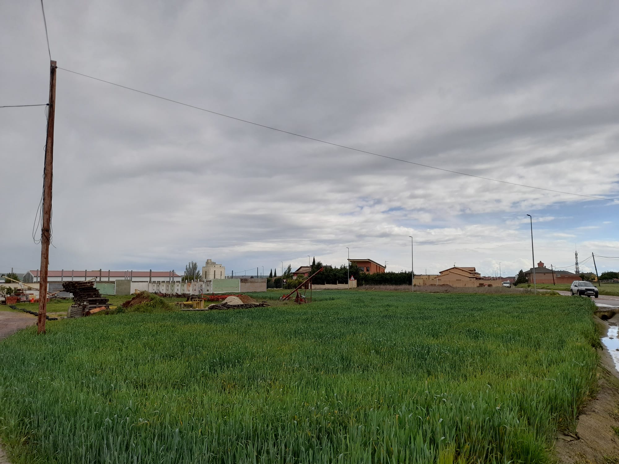 Sahagún acerca facilidades a las empresas de su polígono