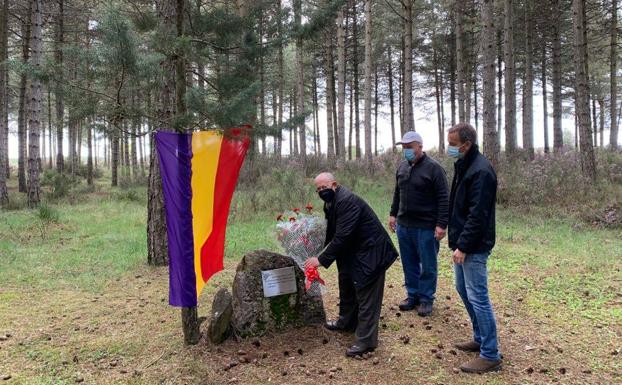 El PSOE de La Robla homenajea a «los que fueron silenciados» en el municipio