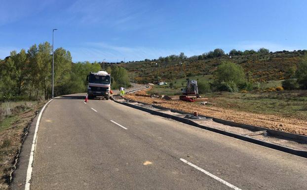 Sariegos culmina la reclamada acera para llegar de Carbajal a Monteleón con un presupuesto de 350.000 euros