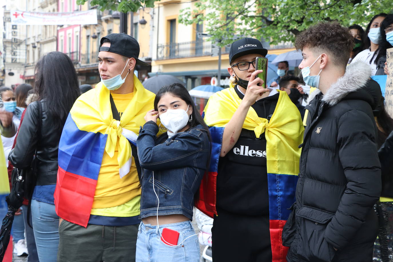 Los colombianos en León salen a la calle