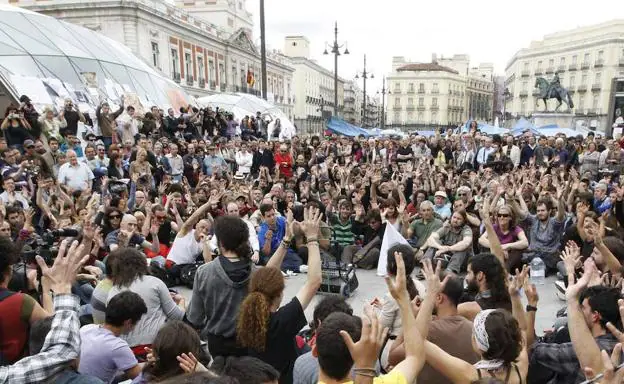 Asambleas de los 'indignados' del 15M en la Puerta del Sol./EFE