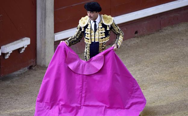 Ana Soria, gran ausente en la reaparición de Enrique Ponce tras torear con la cara de Franco