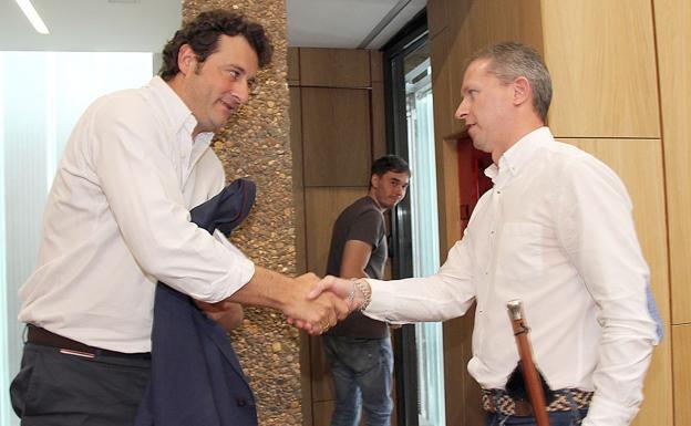 El alcalde de Villaquilambre demanda al líder local de los socialistas por un delito contra el honor