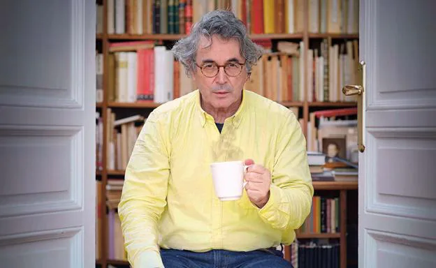 El escritor leonés Andrés Trapiello, en el ojo del huracán político