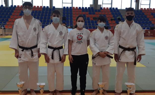 Dos oros y dos platas para los judokas leoneses en el autonómico cadete
