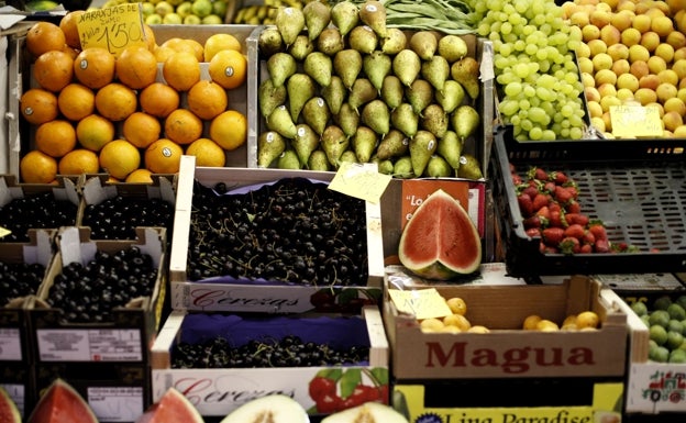 Naranja, limón y manzana se pagan cinco veces más en destino que en origen