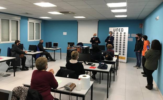 El aula Uned de Vega de Espinareda acoge un curso de verano sobre el patrimonio inmaterial de la Rbale