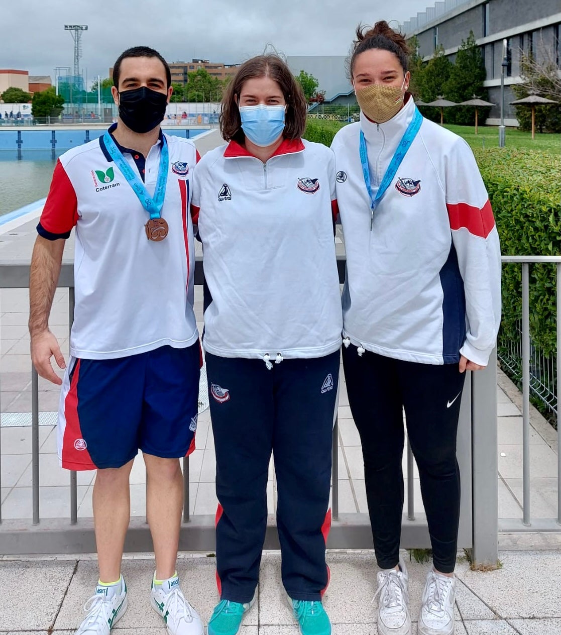 Cuatro medallas para el Club Natación León en Valladolid