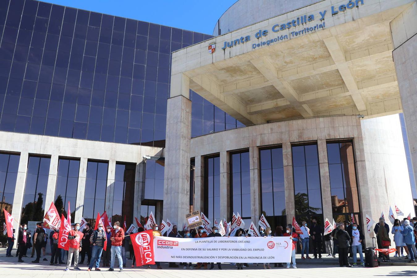 Concentración de los trabajadores de Ovejero