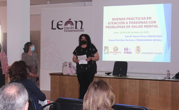 León clausura el curso de atención a personas con problemas de salud mental recordando el estrago causado por la covid-19