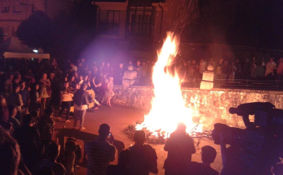 Toreno: el fuego acompaña su espíritu minero