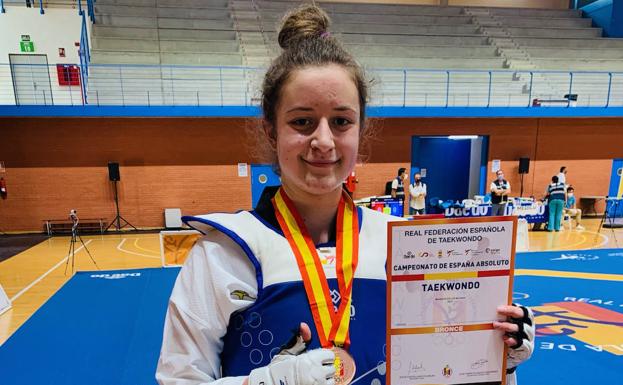 La leonesa Ana Martínez, tercera en el campeonato de España senior de taekwondo