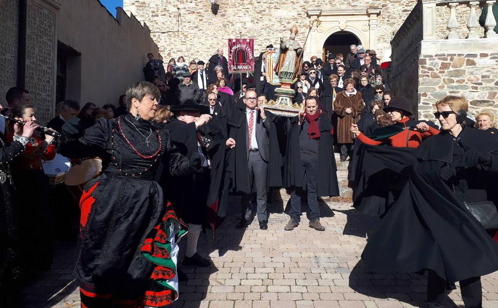 Migueláñez: el pueblo en el que la capa es orgullo y tradición