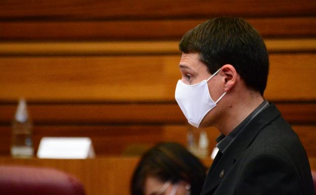 Panizo pide a la ministra Ribera que «abandone la demagogia y escuche a las comunidades que conviven con el lobo»