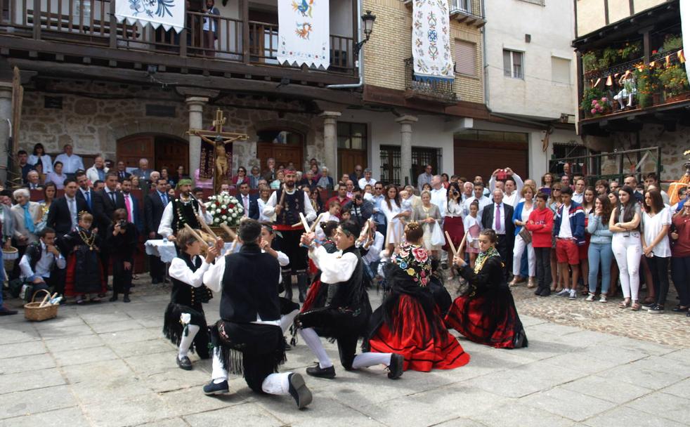 San Esteban de la Sierra: del folclore a las nuevas aplicaciones del bordado