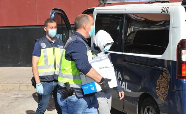 Izquierdo confirma 25 detenidos en la operación por prostitución y drogas, dos de ellos en León