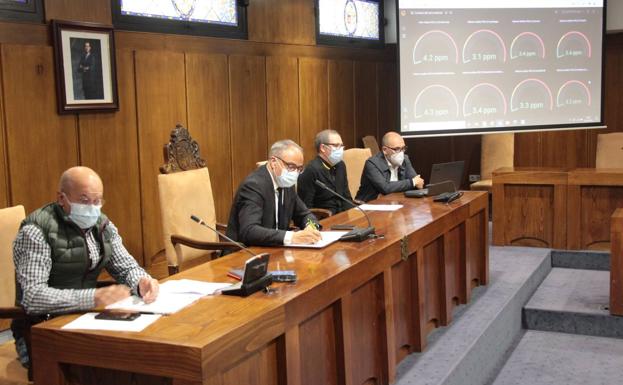 Ponferrada instala diez medidores para conocer «en tiempo real» la calidad del aire y fijar una zona de bajas emisiones en la ciudad