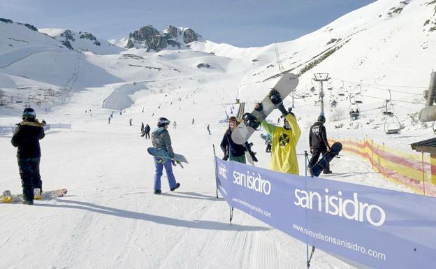 San Isidro avanza en su unión con Asturias mientras su entorno se refuerza con nuevos atractivos turísticos