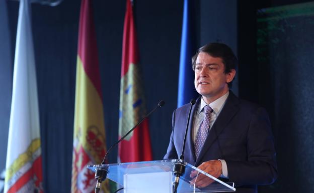 Mañueco pide al Gobierno «despejar la maraña administrativa» para que internet llegue a todo el territorio